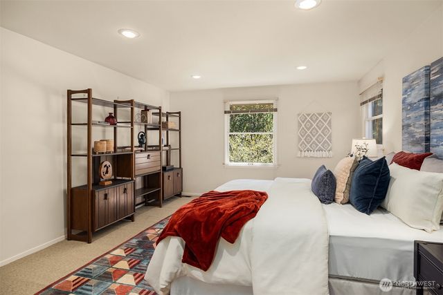 8400 SE 61st Street, Mercer Island, WA 98040