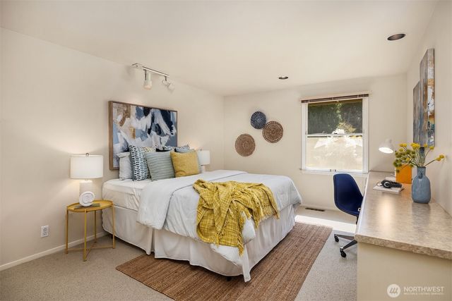 8400 SE 61st Street, Mercer Island, WA 98040