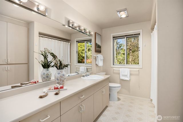 8400 SE 61st Street, Mercer Island, WA 98040