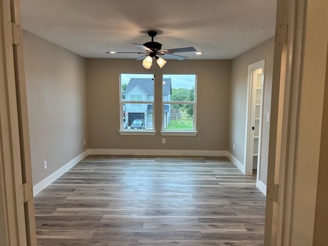 3211 Brazos River Drive, Granbury, TX 76048