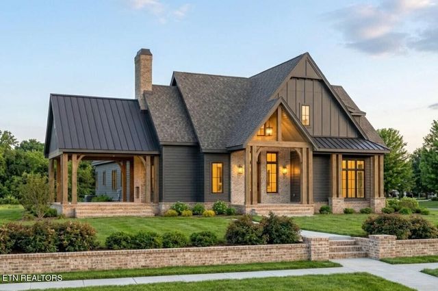 1 Forest Creek Pkwy, Oak Ridge, TN 37830