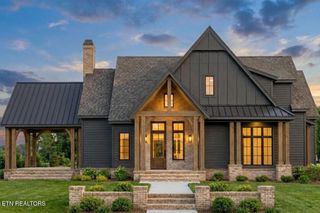 1 Forest Creek Pkwy, Oak Ridge, TN 37830