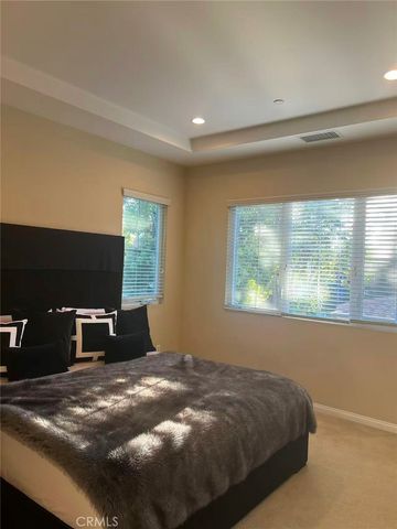 72 Twin Flower, Irvine, CA 92620