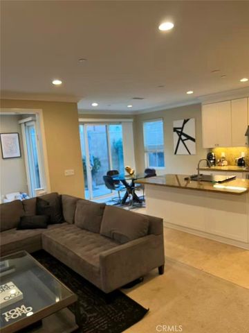 72 Twin Flower, Irvine, CA 92620