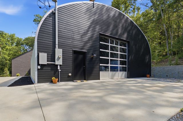 214 Hasty Dr, Goodlettsville, TN 37072