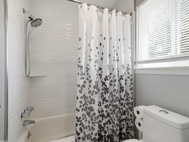 3830 Bristol Drive, Troy, MI 48083
