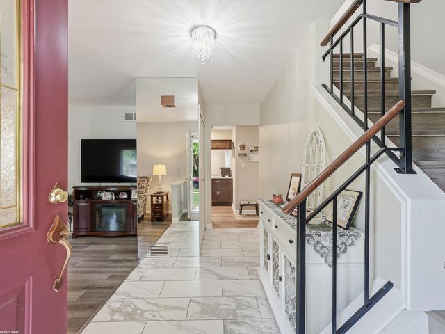 3830 Bristol Drive, Troy, MI 48083
