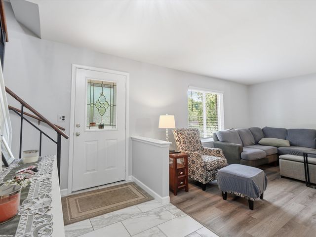 3830 Bristol Drive, Troy, MI 48083