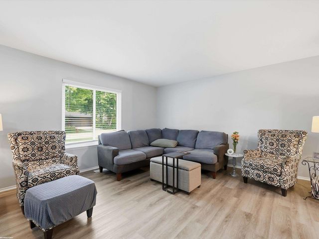3830 Bristol Drive, Troy, MI 48083