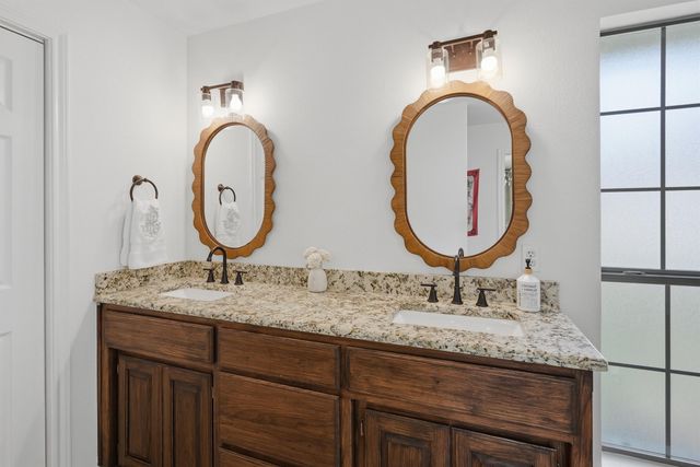 630 E Bridge Street, Granbury, TX 76048