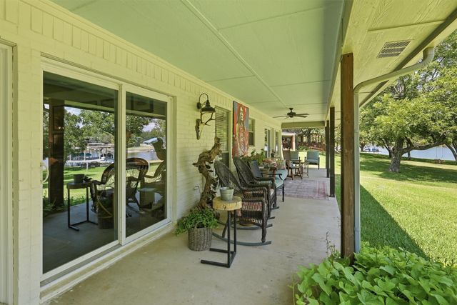 630 E Bridge Street, Granbury, TX 76048