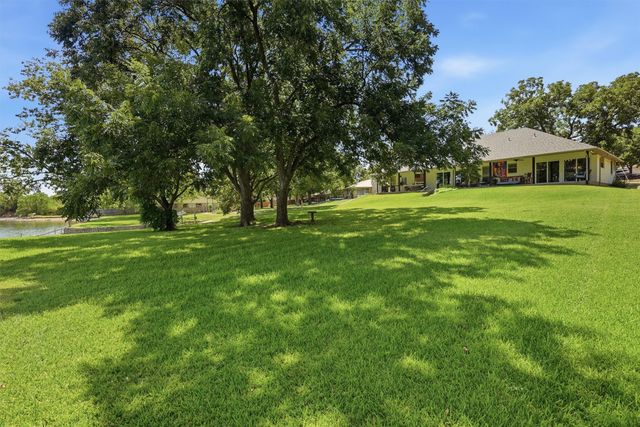 630 E Bridge Street, Granbury, TX 76048