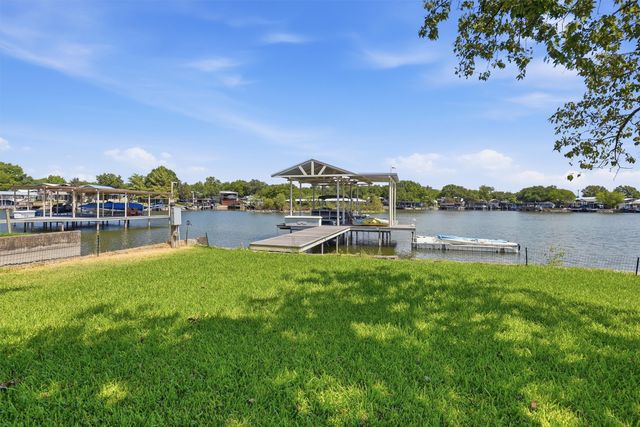 630 E Bridge Street, Granbury, TX 76048
