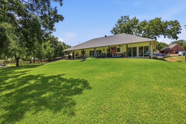 630 E Bridge Street, Granbury, TX 76048