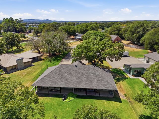630 E Bridge Street, Granbury, TX 76048