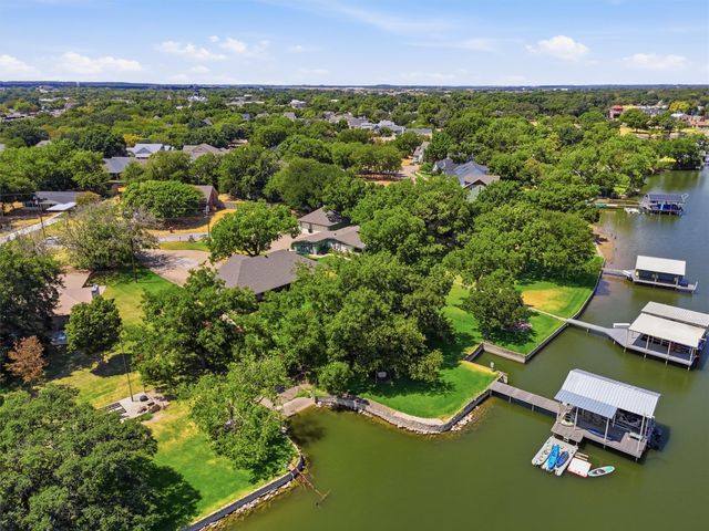 630 E Bridge Street, Granbury, TX 76048