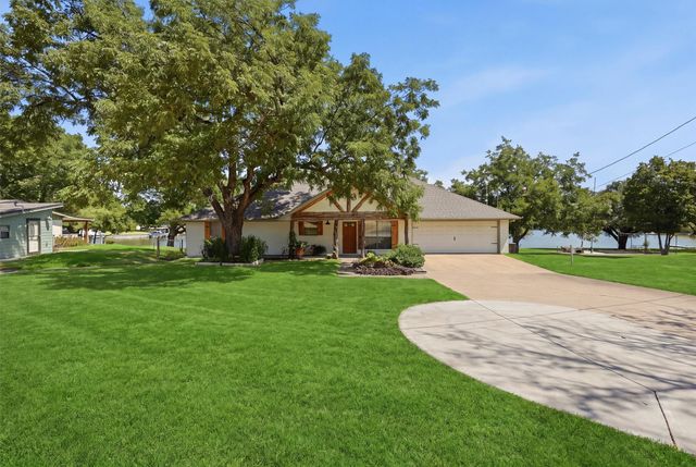 630 E Bridge Street, Granbury, TX 76048