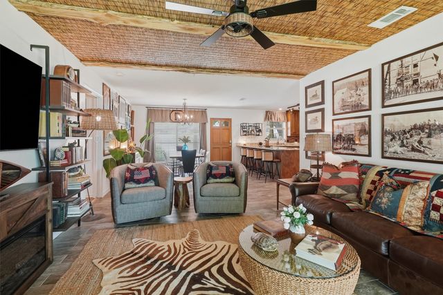 630 E Bridge Street, Granbury, TX 76048