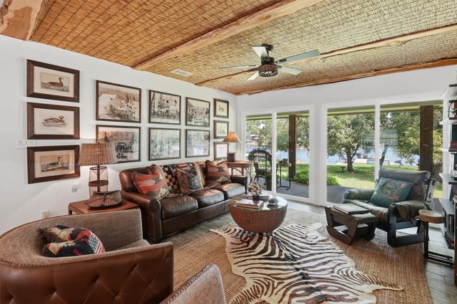 630 E Bridge Street, Granbury, TX 76048