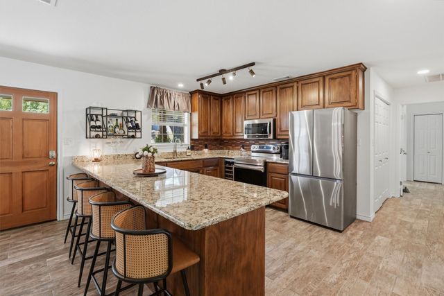 630 E Bridge Street, Granbury, TX 76048