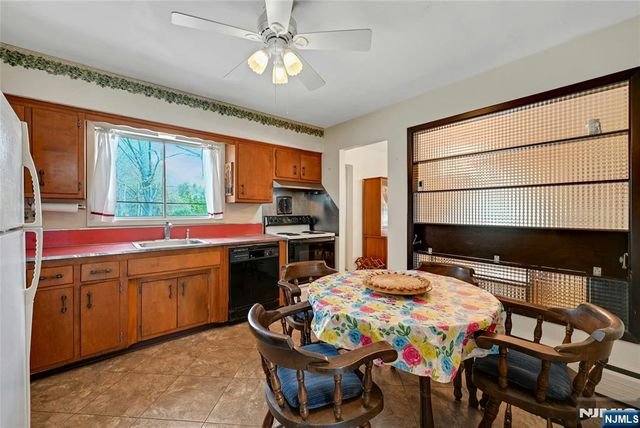 664 Woodside Avenue, River Vale, NJ 07675