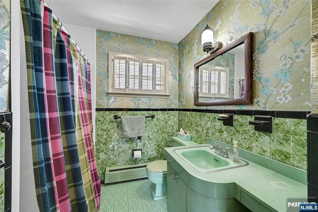 664 Woodside Avenue, River Vale, NJ 07675