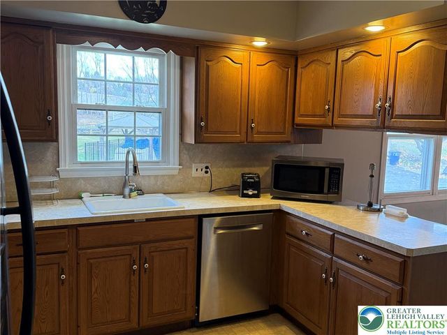 4266 Chestnut Drive, Lehigh Twp, PA 18088