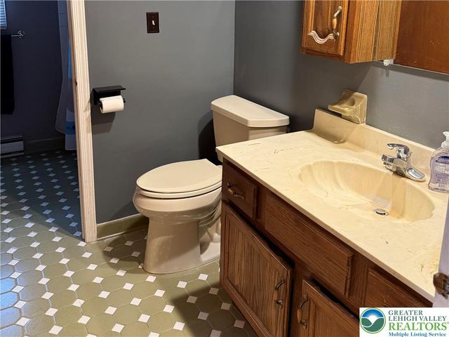 4266 Chestnut Drive, Lehigh Twp, PA 18088