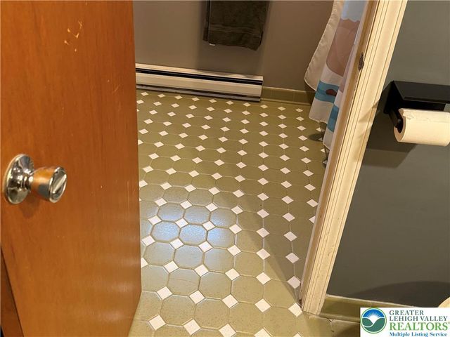 4266 Chestnut Drive, Lehigh Twp, PA 18088