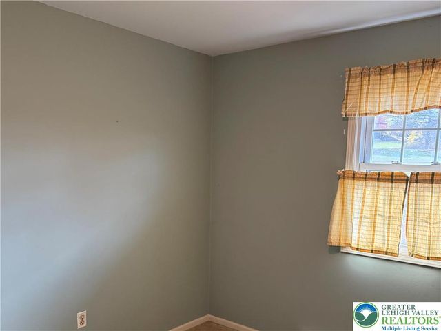 4266 Chestnut Drive, Lehigh Twp, PA 18088