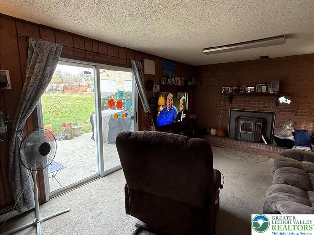 4266 Chestnut Drive, Lehigh Twp, PA 18088