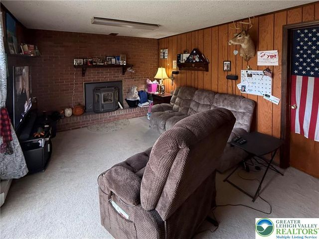 4266 Chestnut Drive, Lehigh Twp, PA 18088