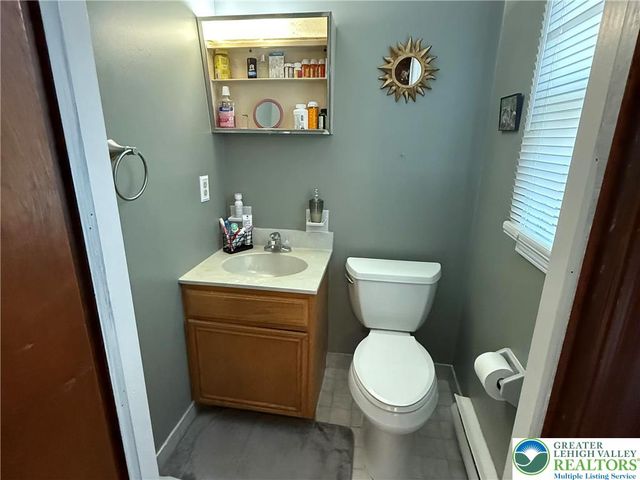 4266 Chestnut Drive, Lehigh Twp, PA 18088