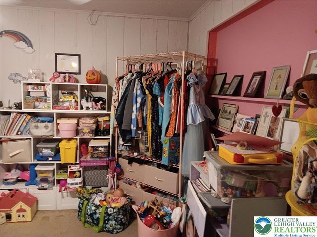 4266 Chestnut Drive, Lehigh Twp, PA 18088