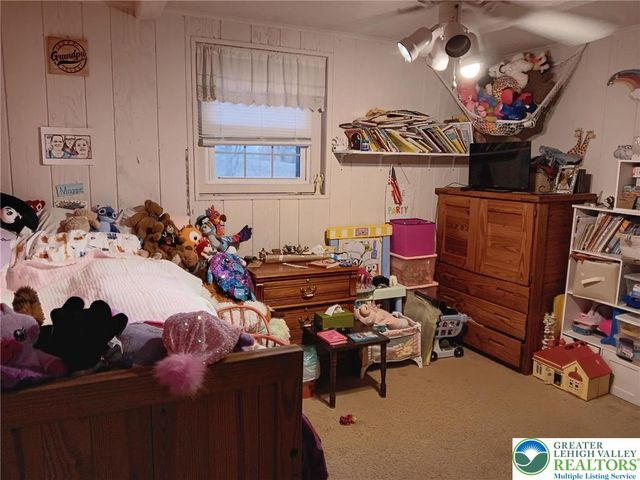 4266 Chestnut Drive, Lehigh Twp, PA 18088