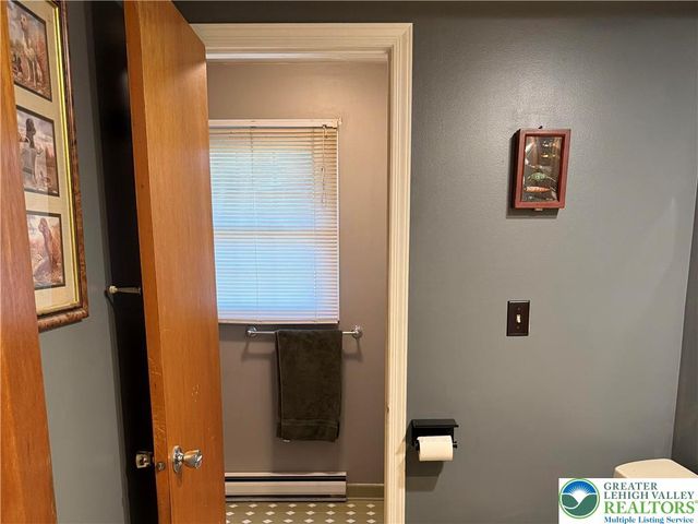 4266 Chestnut Drive, Lehigh Twp, PA 18088