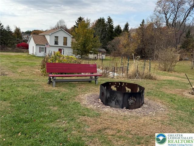 4266 Chestnut Drive, Lehigh Twp, PA 18088