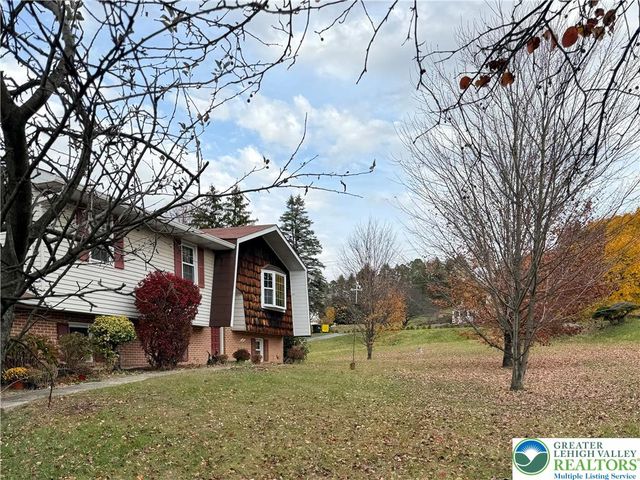 4266 Chestnut Drive, Lehigh Twp, PA 18088