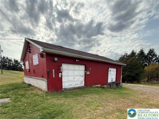 4266 Chestnut Drive, Lehigh Twp, PA 18088