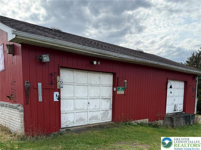 4266 Chestnut Drive, Lehigh Twp, PA 18088