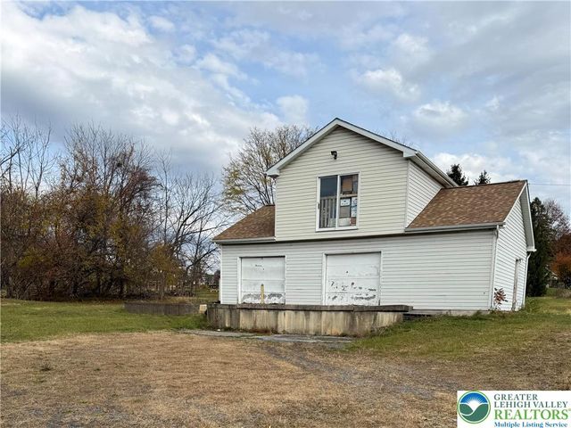 4266 Chestnut Drive, Lehigh Twp, PA 18088