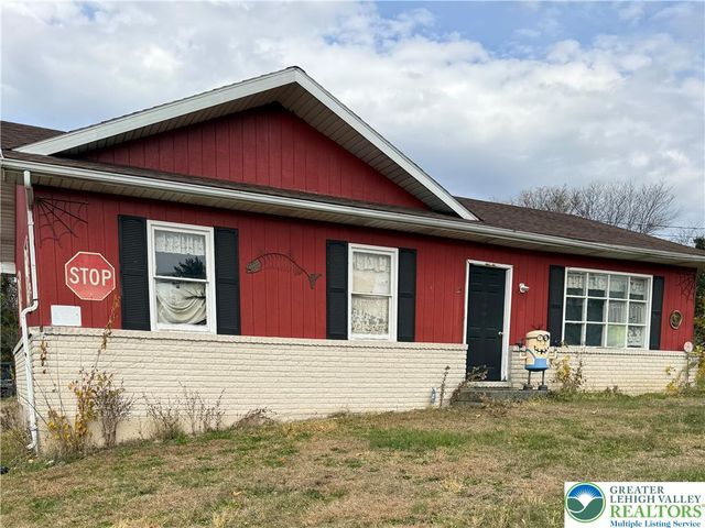 4266 Chestnut Drive, Lehigh Twp, PA 18088