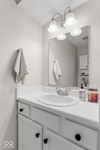 10381 Cerulean Drive, Noblesville, IN 46060