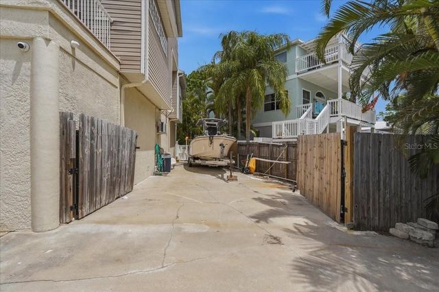 196 SHORE DRIVE, Palm Harbor, FL 34683