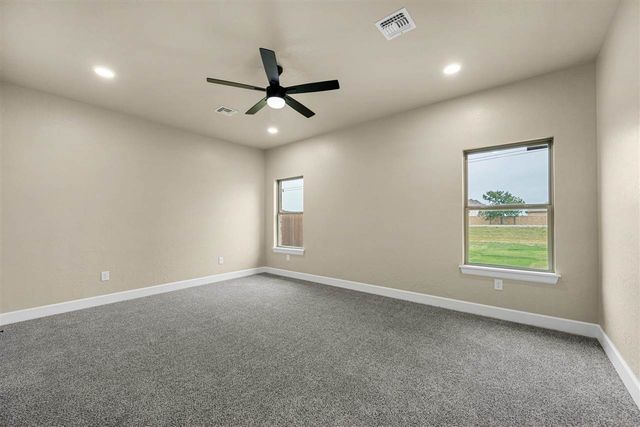 2604 SW 68th St, Lawton, OK 73505