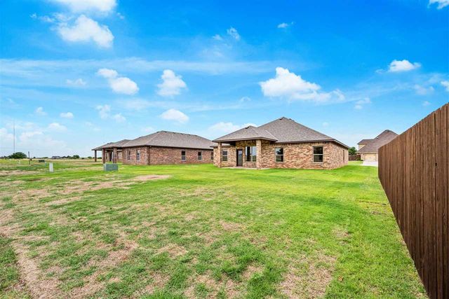 2604 SW 68th St, Lawton, OK 73505