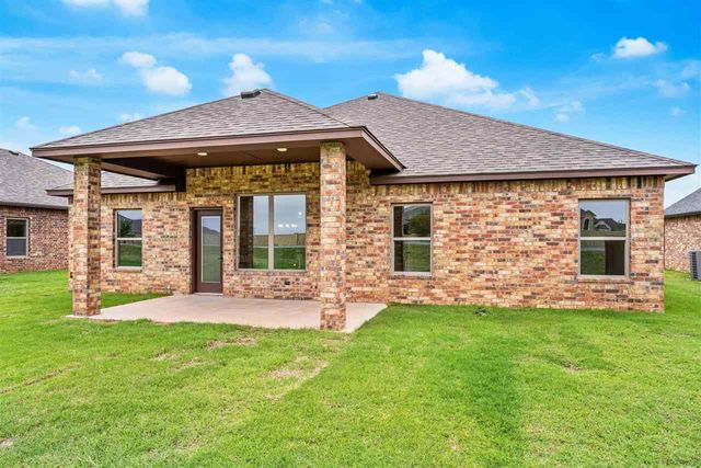2604 SW 68th St, Lawton, OK 73505
