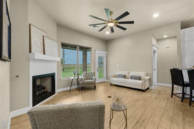 2604 SW 68th St, Lawton, OK 73505