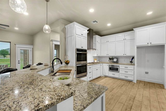 2604 SW 68th St, Lawton, OK 73505