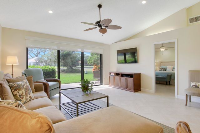 820 Club Drive, Palm Beach Gardens, FL 33418